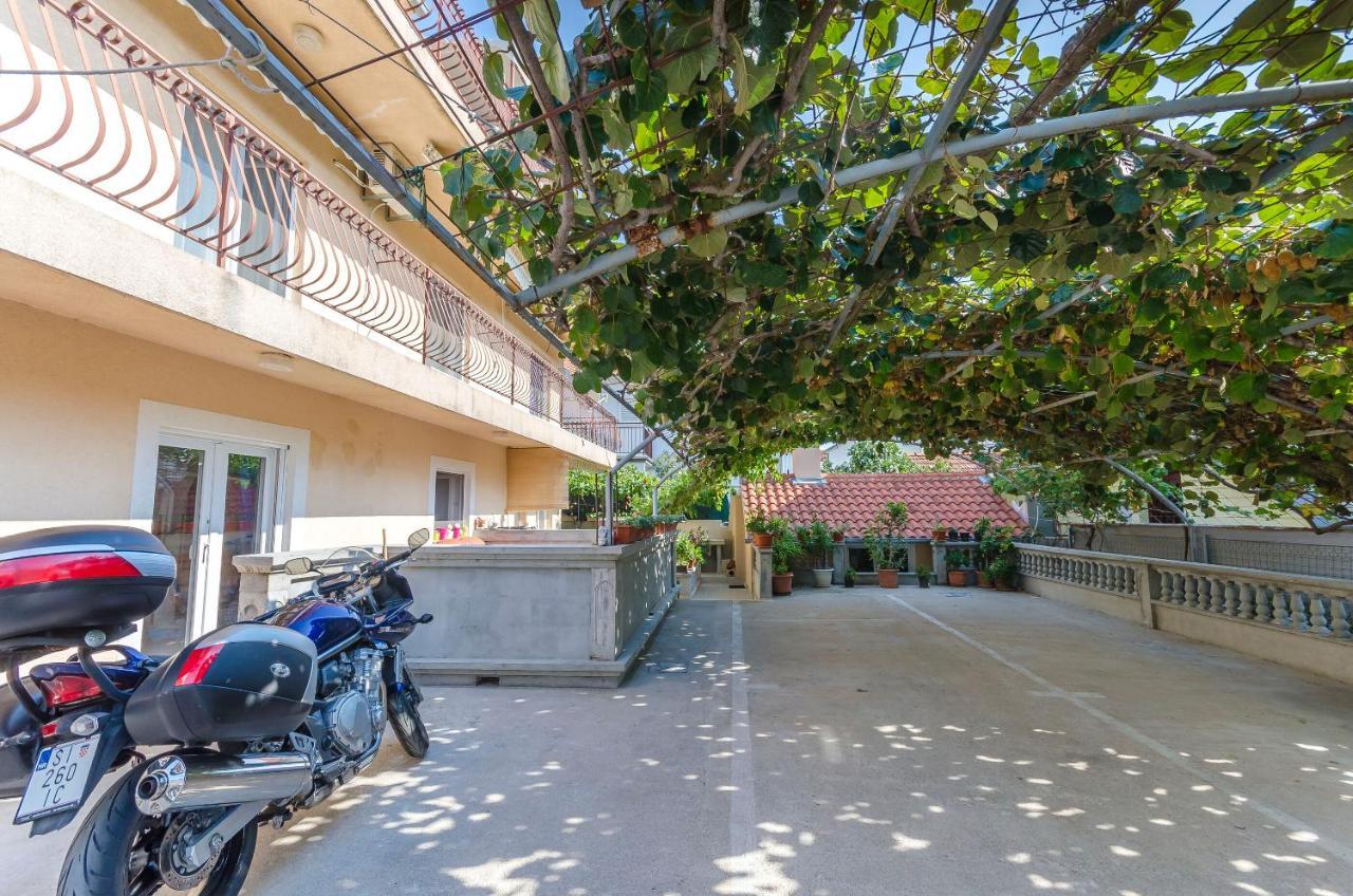 Apartments Mira I Vodice Exteriér fotografie